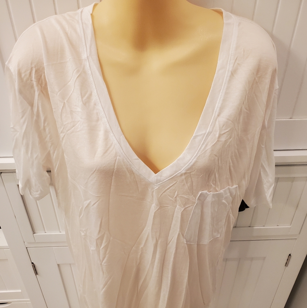 Vneck tee